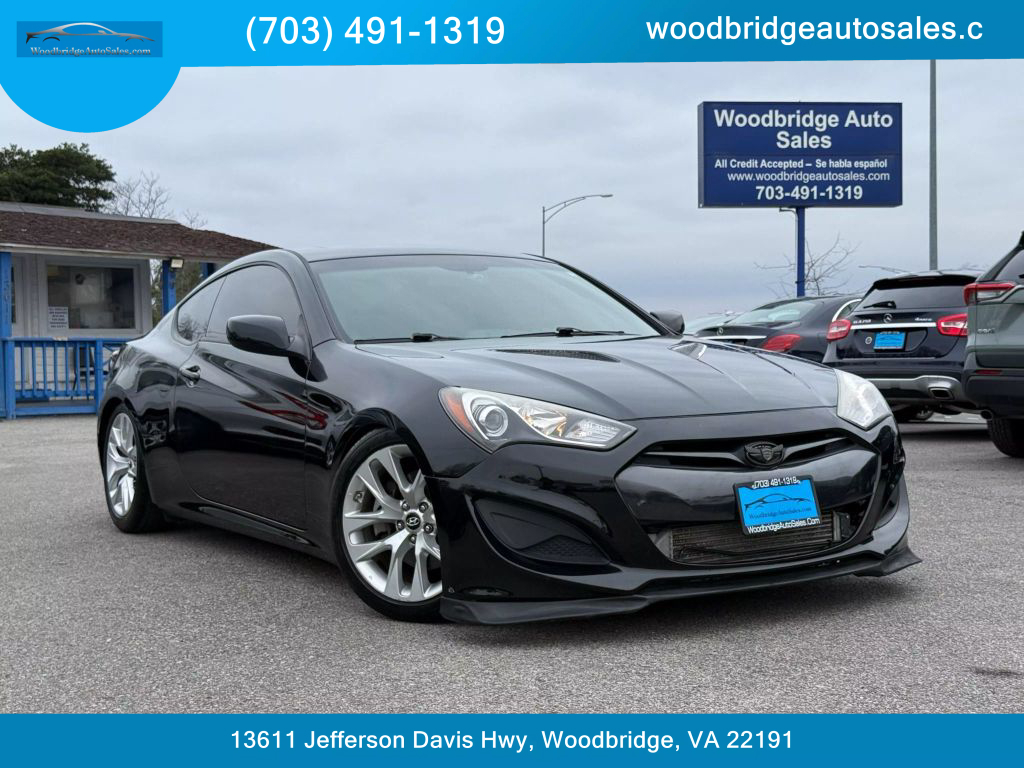 Hyundai Genesis Coupe 2.0T Premium RWD