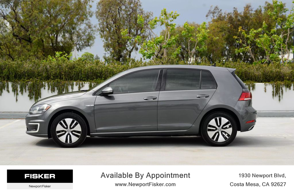 Used 2019 Volkswagen e-Golf e-Golf SE with VIN WVWKR7AU6KW908607 for sale in Costa Mesa, CA