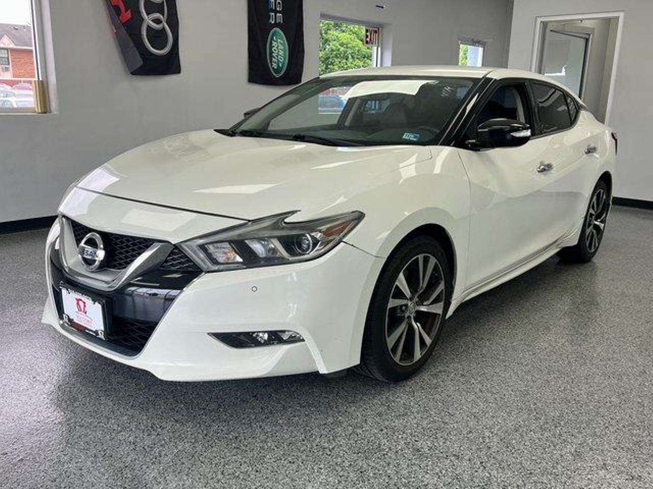 2017 nissan maxima platinum pearl white