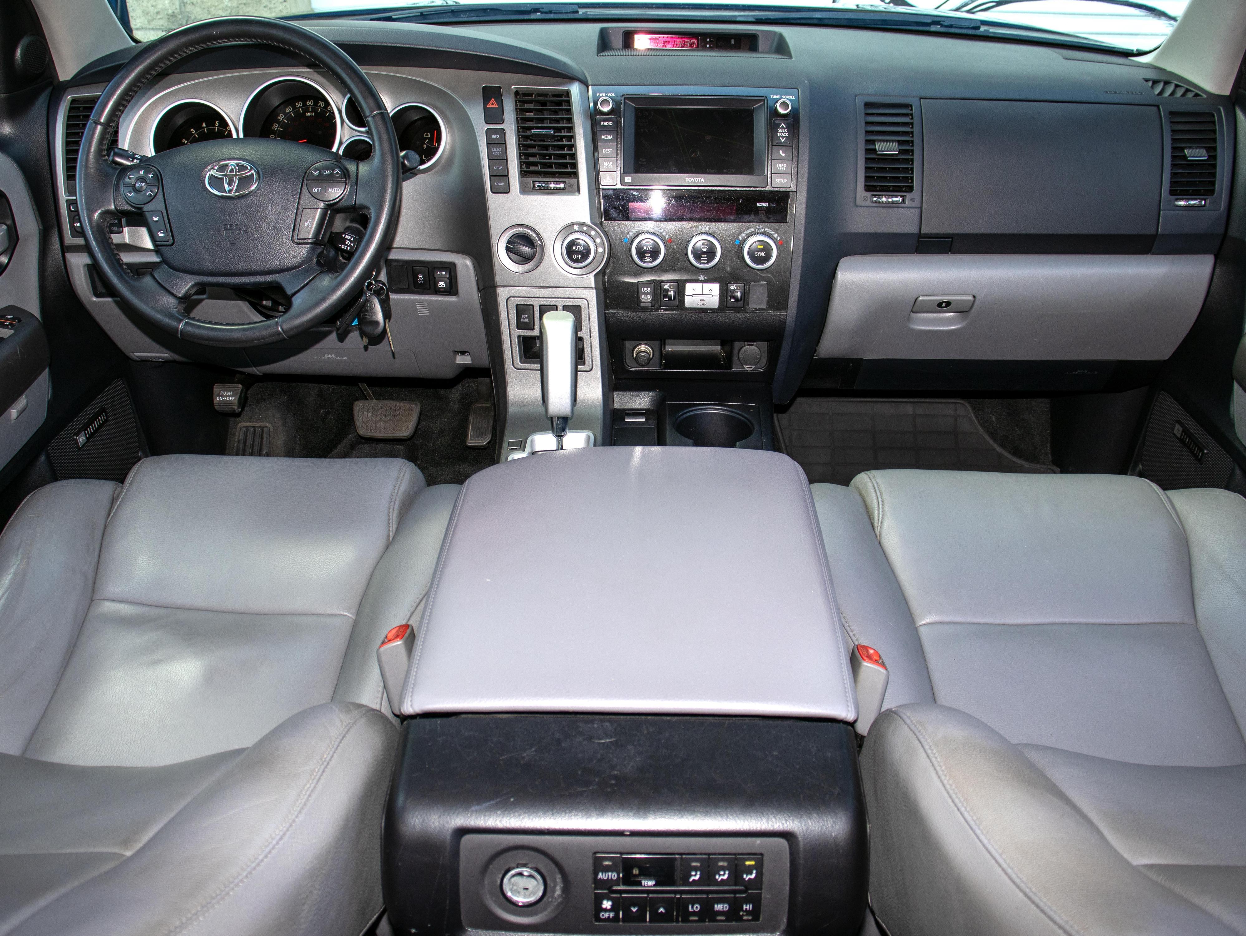 2013 Toyota Sequoia 