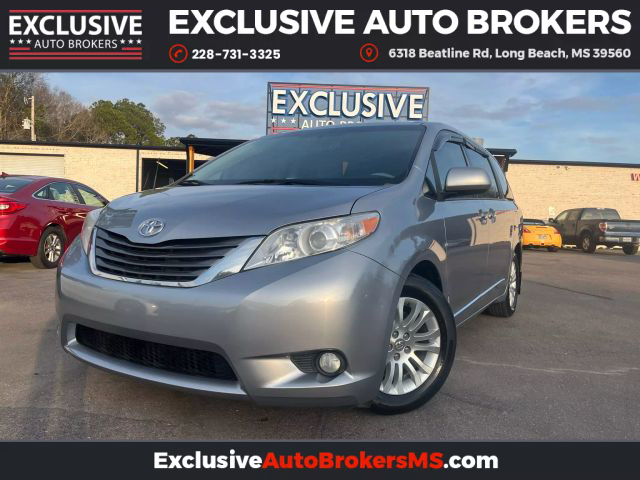 2013 Toyota Sienna XLE Minivan 4D 