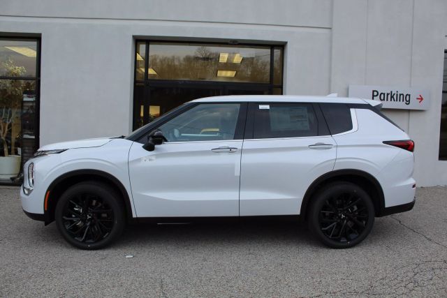  Mitsubishi Outlander SUV