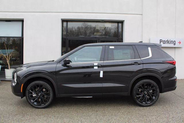  Mitsubishi Outlander SUV