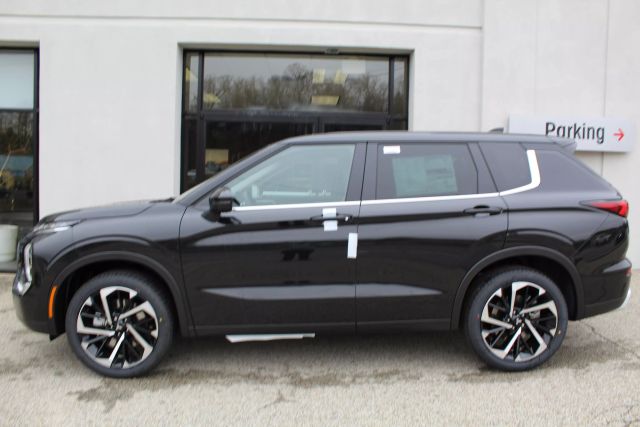  Mitsubishi Outlander SUV