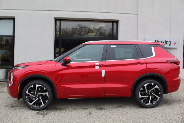 Mitsubishi Outlander SUV