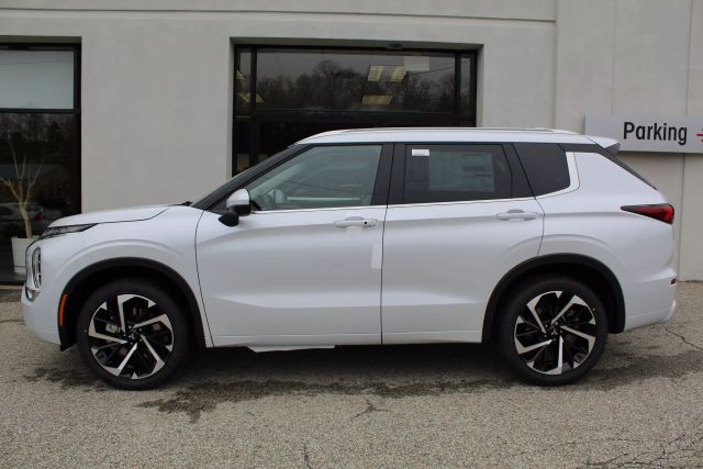  Mitsubishi Outlander SUV