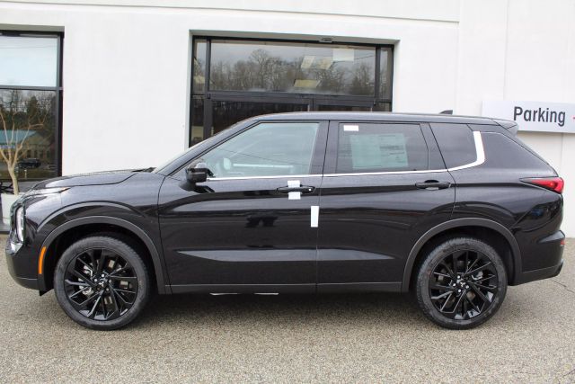  Mitsubishi Outlander SUV