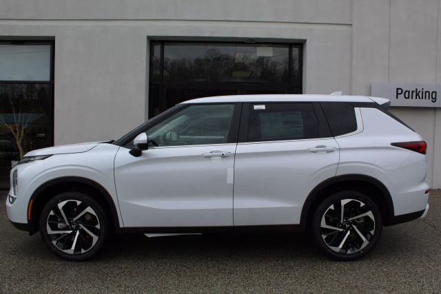  Mitsubishi Outlander SUV