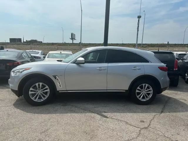 2016 Infiniti QX70 Base