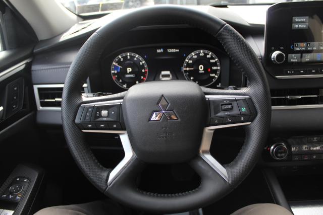 2024 Mitsubishi Outlander SEL photo 29