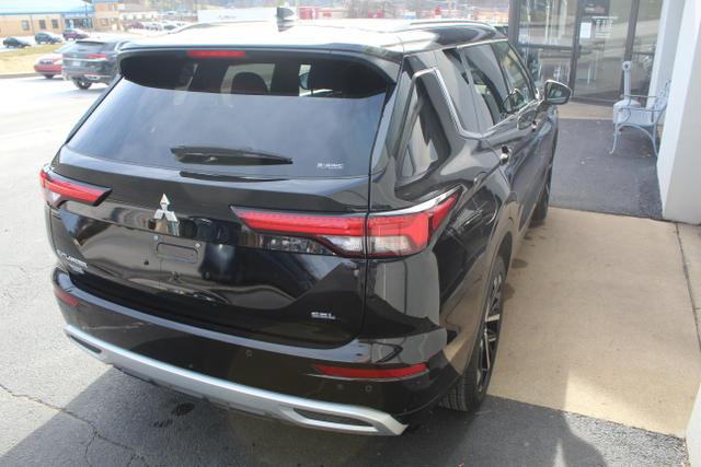 2024 Mitsubishi Outlander SEL photo 6