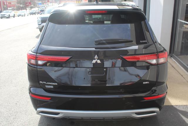 2024 Mitsubishi Outlander SEL photo 7