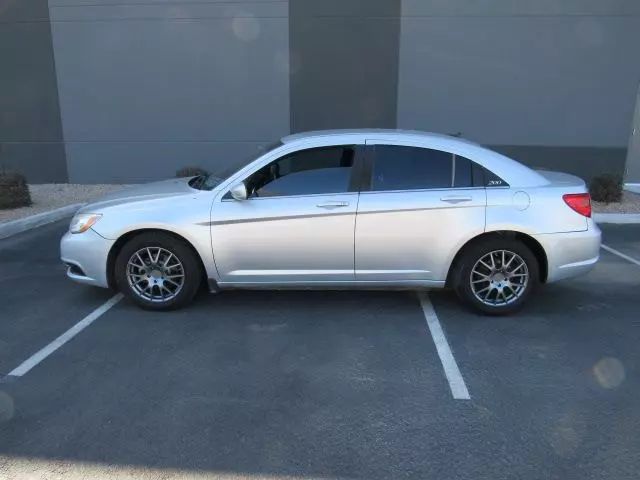 2012 Chrysler 200 Touring