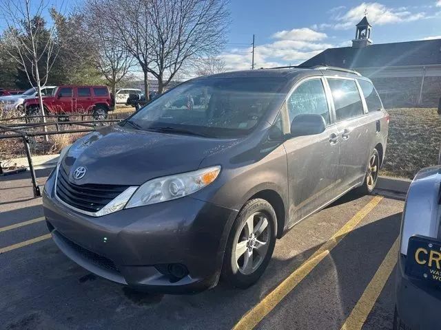 2011 Toyota Sienna LE