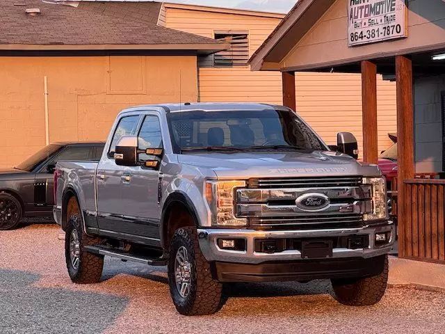 2017 Ford Super Duty F-250 Lariat