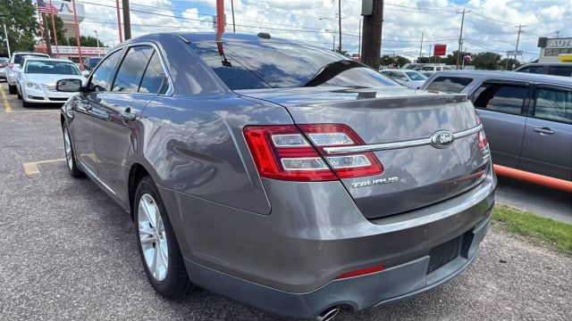 Ford Taurus