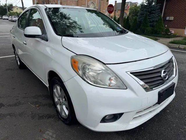 2012 Nissan Versa SL