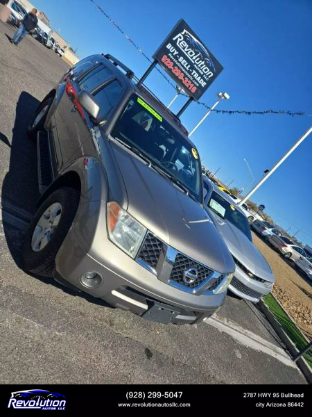 2005 Nissan Pathfinder LE