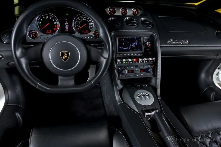 https://imagesdl.dealercenter.net/768/512/202508-0c3fdb57698445aeac2f2a3df127aab7.jpg