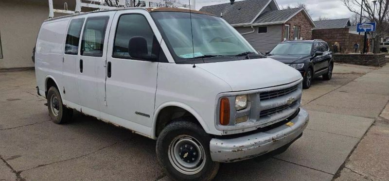 2000 Chevrolet Express G2500