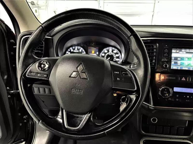 2017 Mitsubishi Outlander ES Sport Utility 4D 18