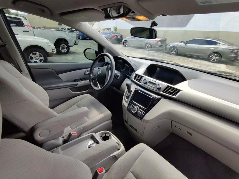 2014 HONDA Odyssey Minivan - $14,700