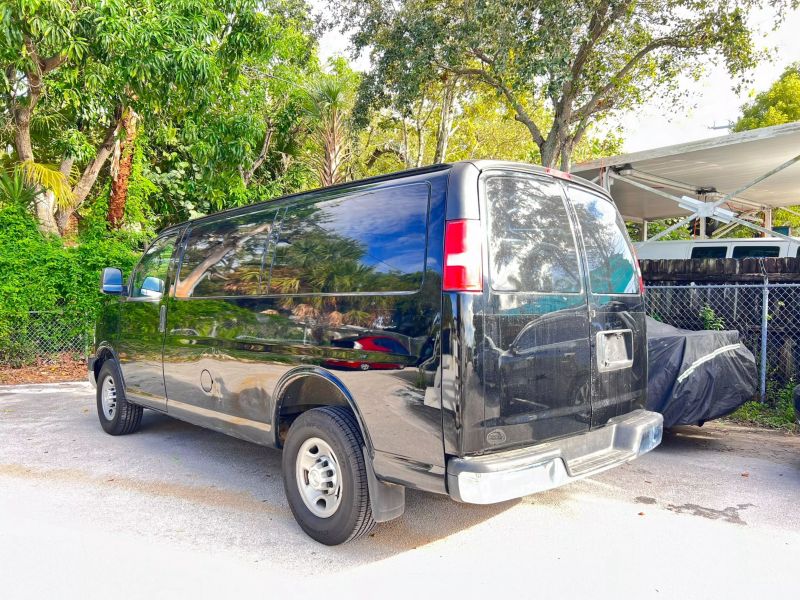 2017 Chevrolet Express 2500 Cargo  - $26,900