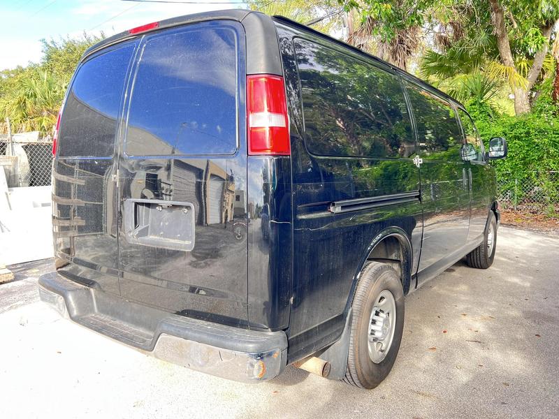 2017 Chevrolet Express Van - $26,900