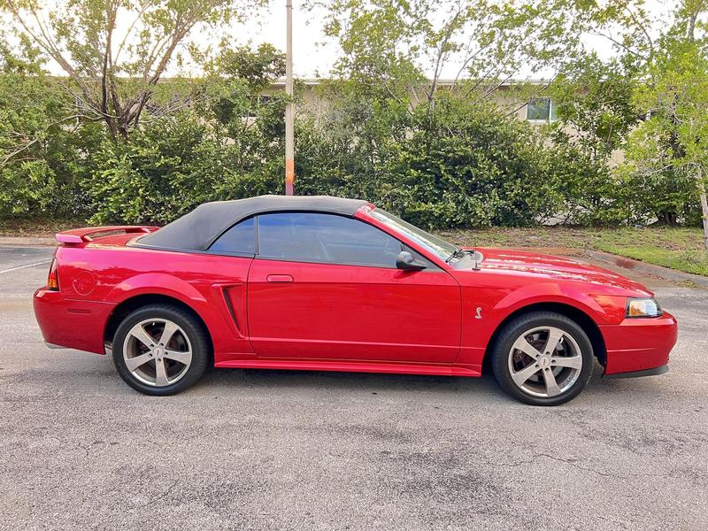2001 Ford Mustang Convertible - $16,999