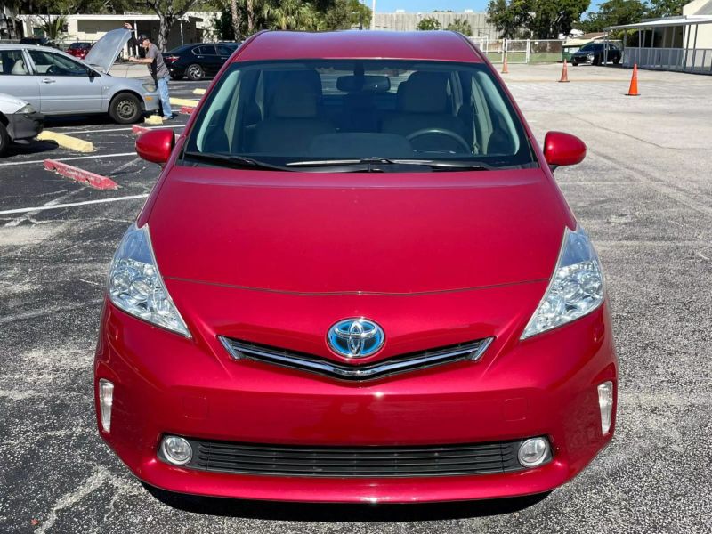 2012 Toyota Prius v  - $11,500