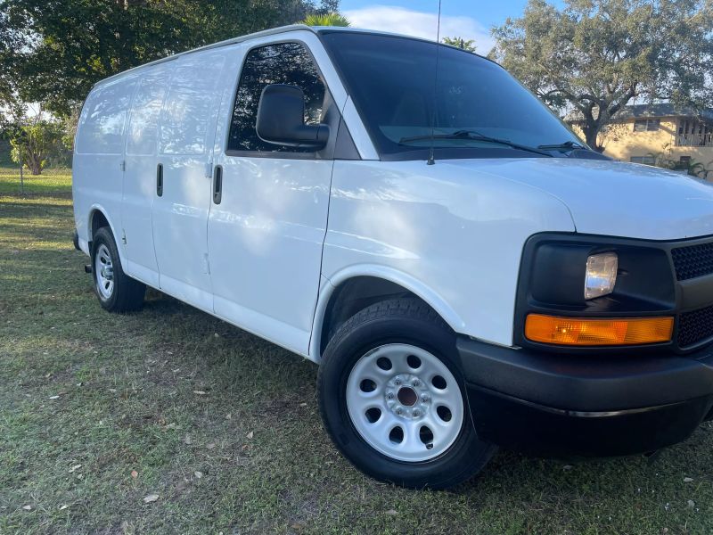 2013 Chevrolet Express 1500 Cargo  - $14,990