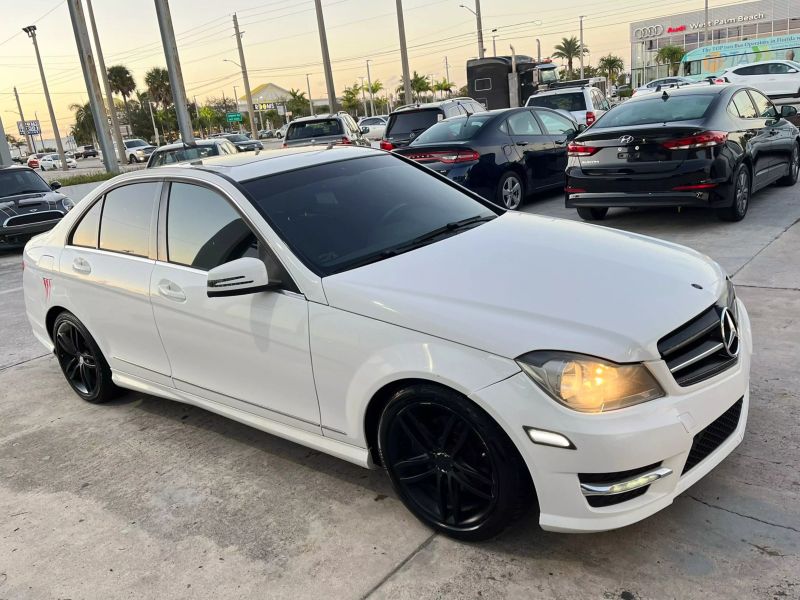 2013 Mercedes-Benz C-Class  - $4,995
