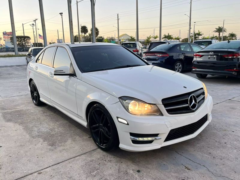 2013 Mercedes-Benz C-Class  - $4,995