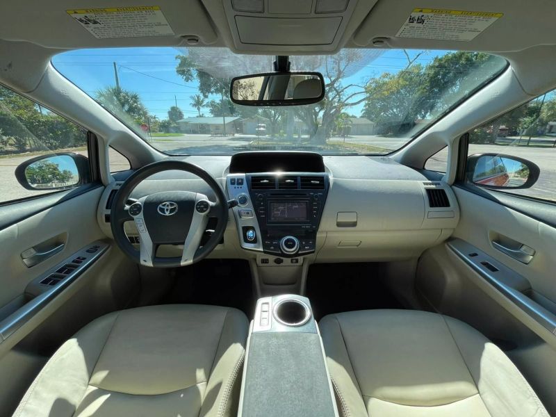 2012 Toyota Prius v  - $11,500