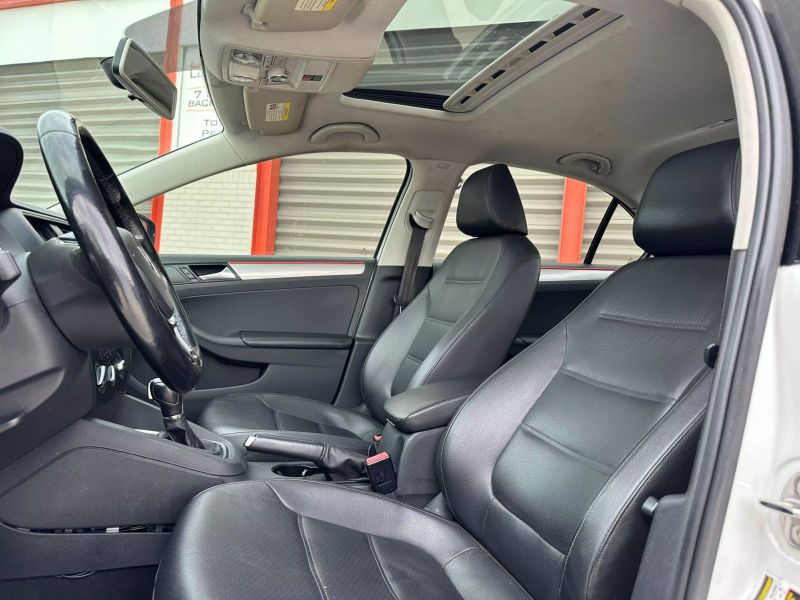 2017 Volkswagen Jetta  - $8,999