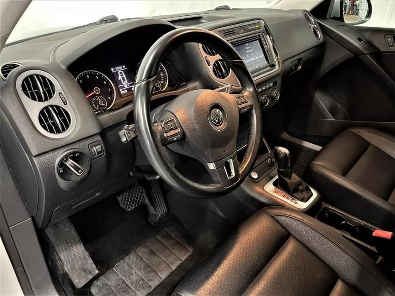 2016 Volkswagen Tiguan 2.0T S Sport Utility 4D 9