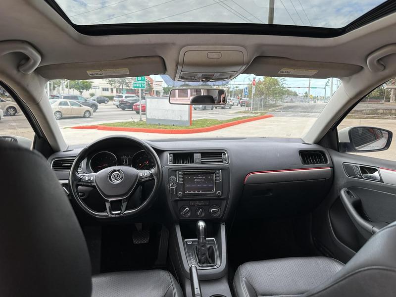 2017 Volkswagen Jetta  - $8,999
