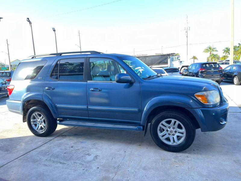 2005 Toyota Sequoia  - $4,995