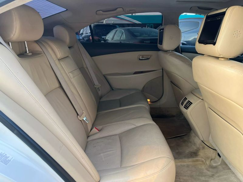 2009 LEXUS ES Sedan - $5,500