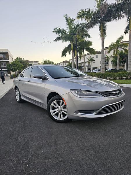 2015 Chrysler 200  - $8,799