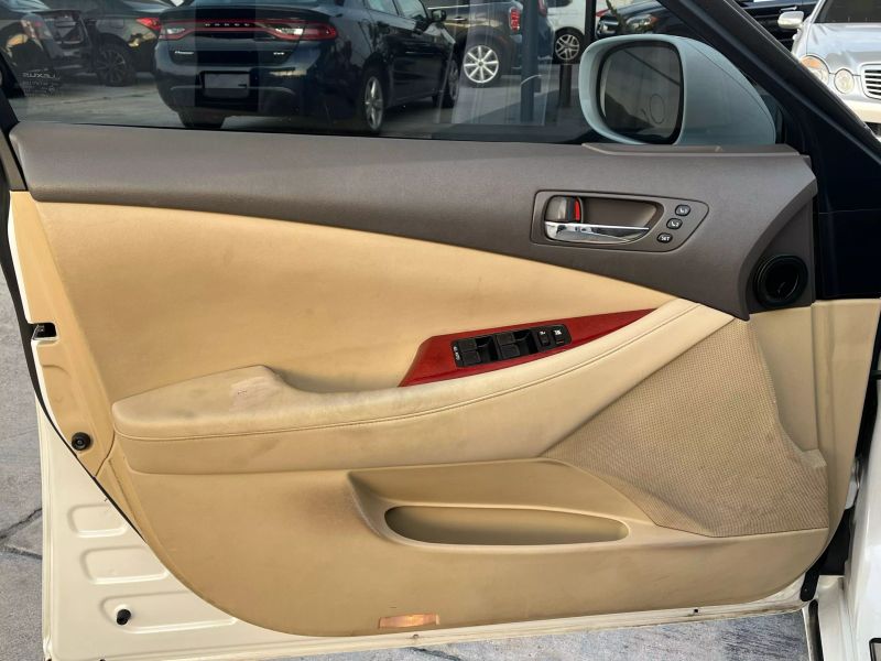 2009 LEXUS ES Sedan - $5,500