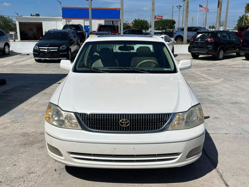 2000 Toyota Avalon  - $3,595
