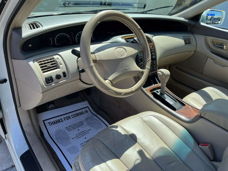 2000 Toyota Avalon  - $3,595