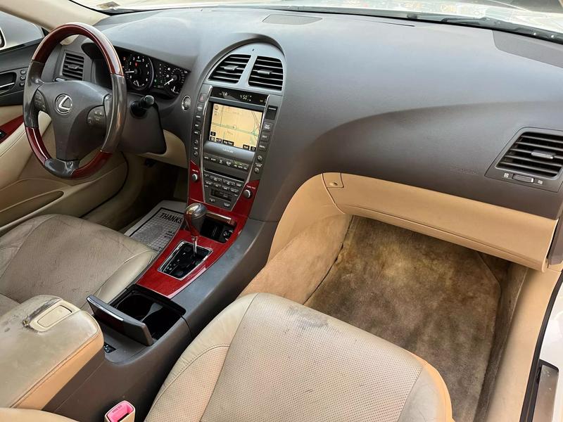 2009 LEXUS ES Sedan - $5,500