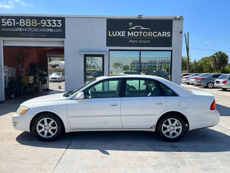 2000 Toyota Avalon  - $3,595