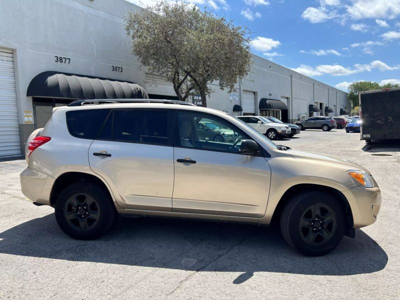 2011 Toyota RAV4 SUV / Crossover - $9,700