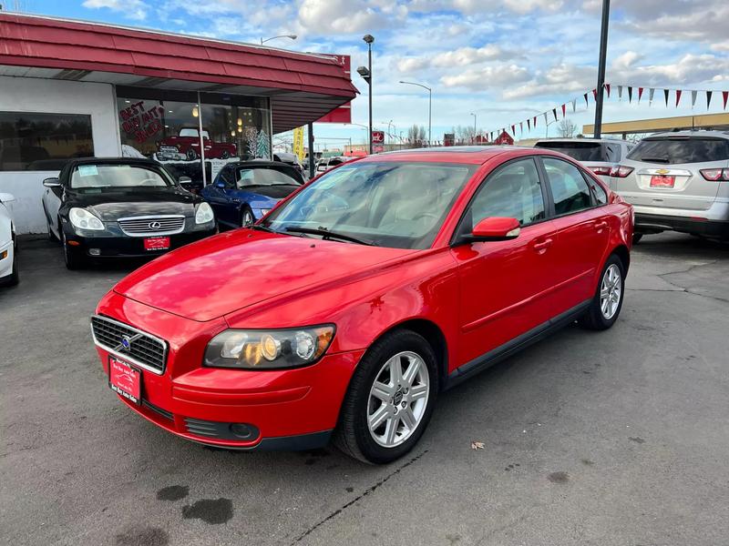 midlertidig Mart forvirring Used Volvo S40 Red For Sale Near Me: Check Photos And Prices | CarBuzz