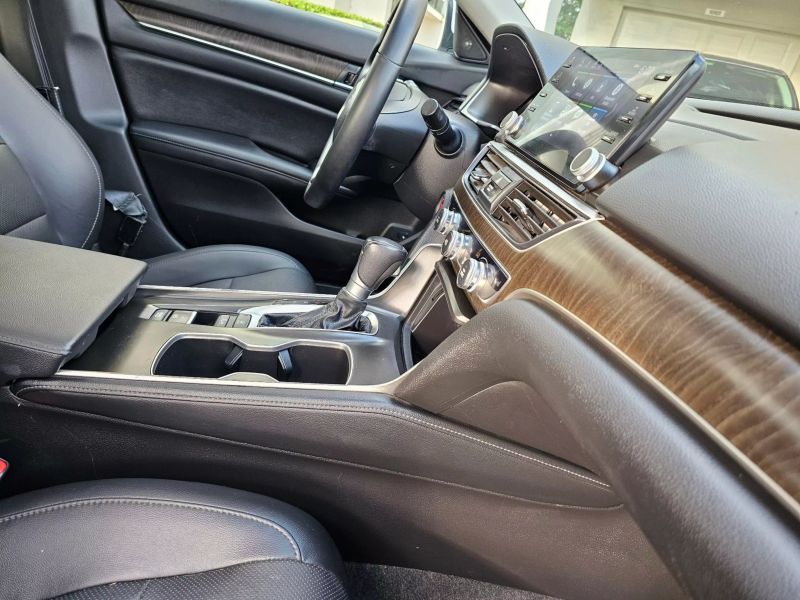 2021 Honda Accord  - $22,999