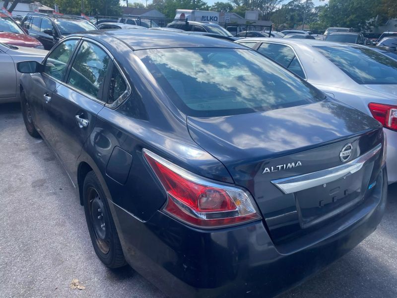 2014 Nissan Altima  - $7,500