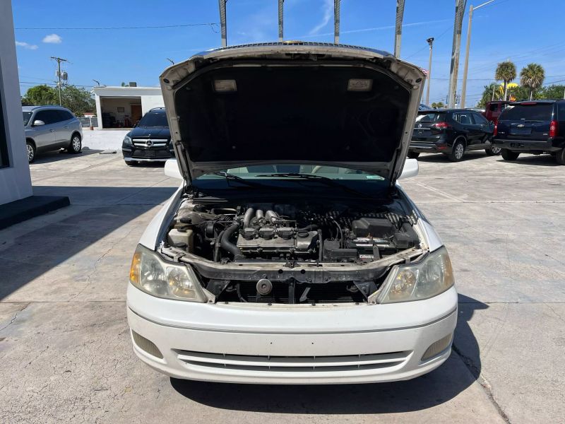 2000 Toyota Avalon  - $3,595